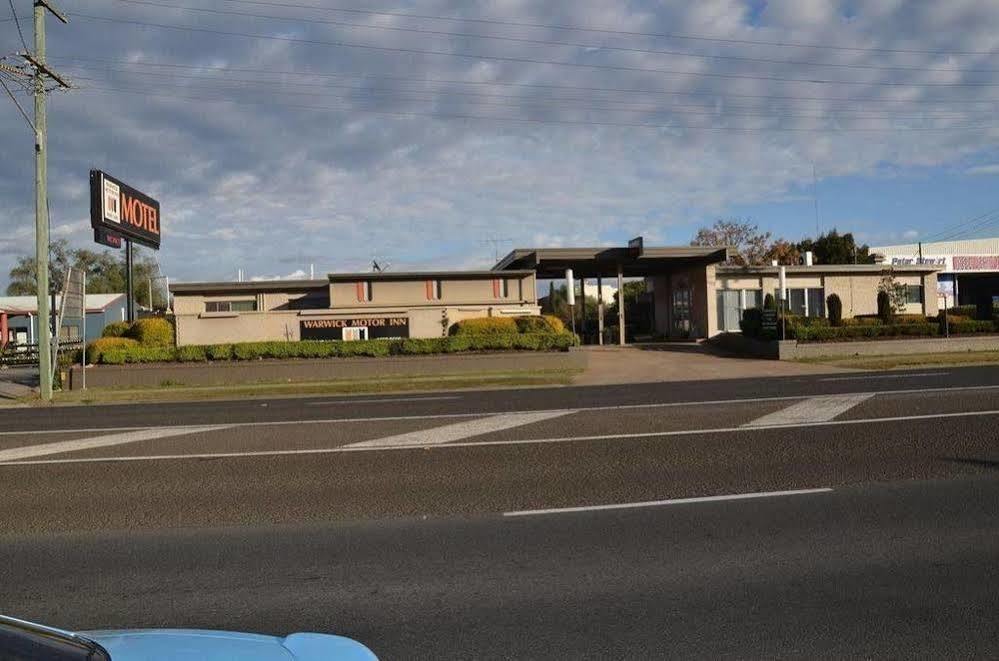 Warwick Motor Inn Exterior photo